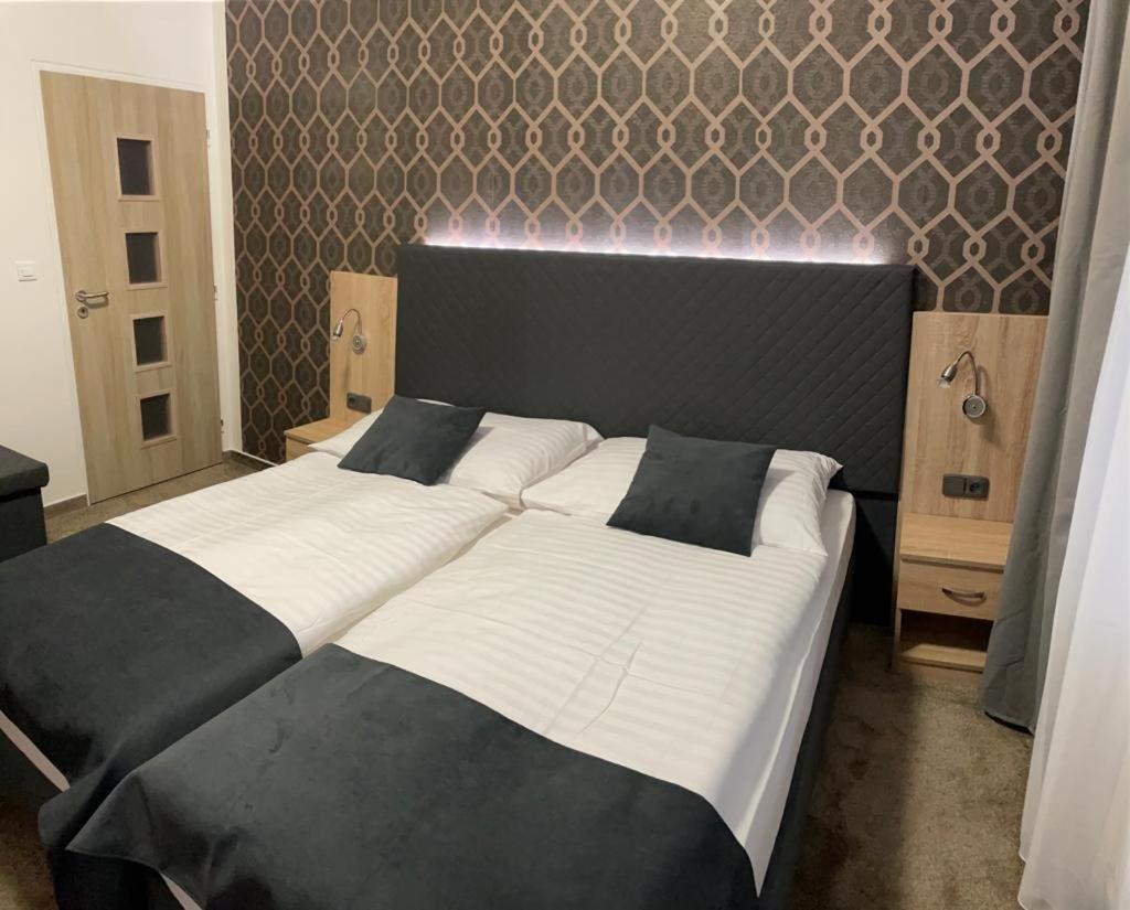 Penzion Ema B&B ปรอสเกออฟ ภายนอก รูปภาพ